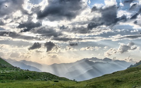 Горы на горизонте