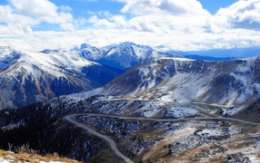 Узкая горная дорога