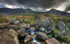 Ручей среди камней