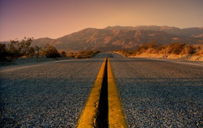 Дорога в направлении гор