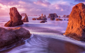 Прибрежные камни