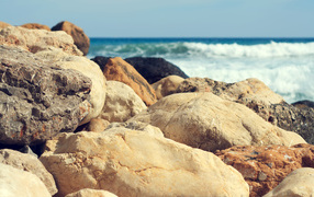 Прибрежные камни
