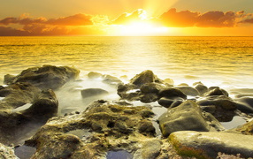 Прибрежные камни