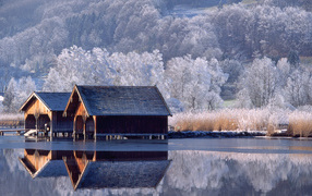 Домики у воды
