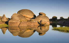 Большие валуны