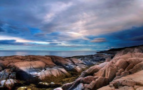 Каменистое побережье