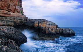 Каменный берег