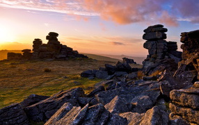 Камни на холмах