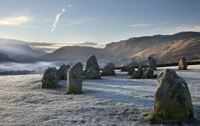 Камни на склоне