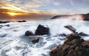 Волна у берега