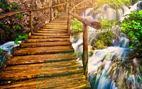 Деревянный мостик