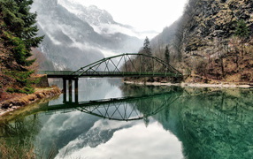 Зеленое озеро