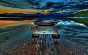 Причал на озере