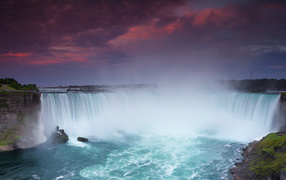 Порог на реке