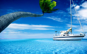 Голубое море