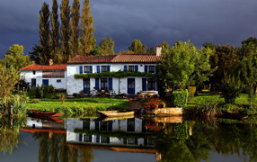 Дом у озера