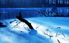 Озеро во льду