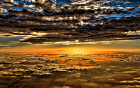 Закат среди небес