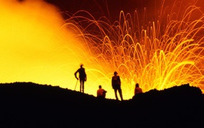 У жерла вулкана