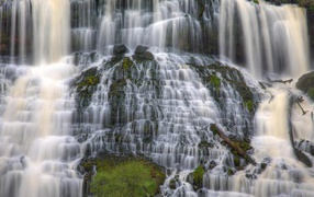 Красивый водопад