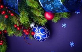 Елочный шар