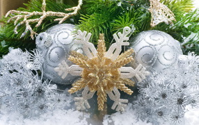 Игрушки на елку