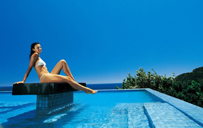 Отдых у бассейна