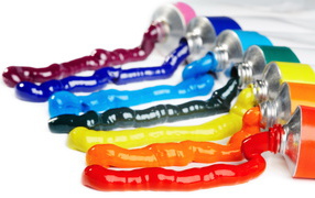 Тюбики с разноцветной краской