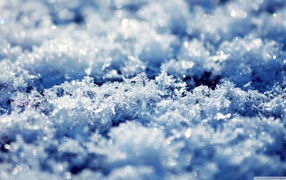 Голубой снег