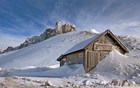 Lodge in mountains in the winter