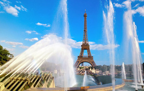 Fountains and Eiffel Tower