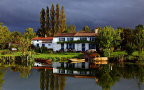 Manor on the banks of the river
