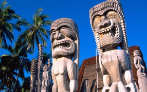 Hawaiian statuettes