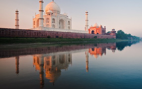 чудо света Тадж Махал