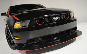 Черный Форд Мустанг