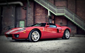 Спортивный розовый Форд