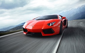 Lamborghini Aventador в движении
