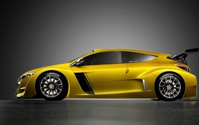 Желтый суперкар