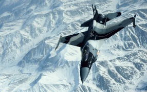 F-16 над горами