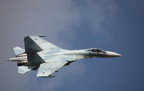 Военный самолет России СУ-27