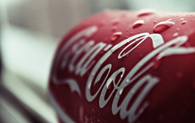 Холодная бутылка Coca Cola