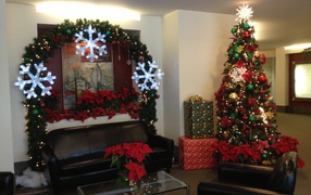 Украшенная уютная комната на рождество