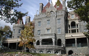 Замок с башнями