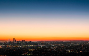 Городской пейзаж на закате