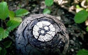 Старый бильярдный шар