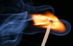 Пламя горящей спички