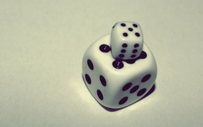 Белые игральные Кости