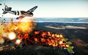 War Thunder самолет был поражен