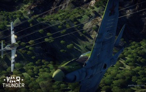 War Thunder самолет истребитель уворачиваясь от от пуль