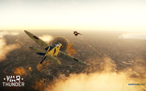 War Thunder военный самолет попал в цель